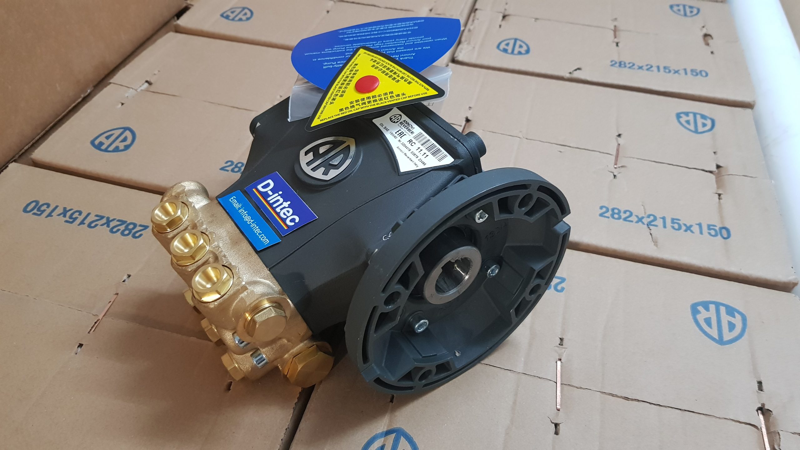 Bơm cao áp xịt rửa công nghiệp